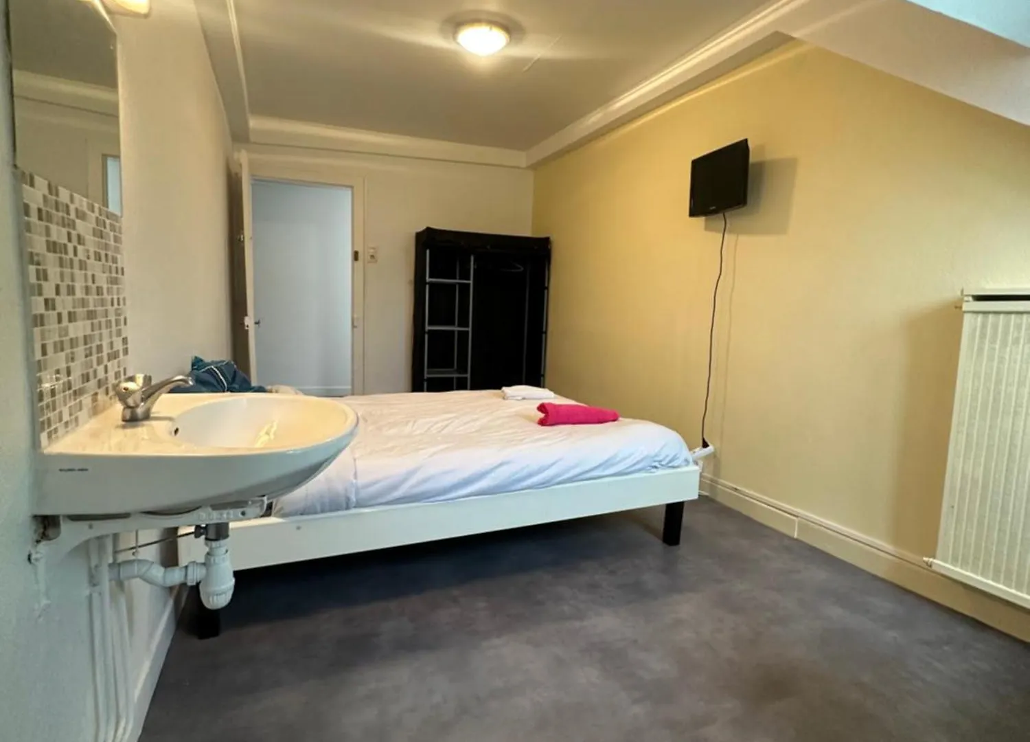 Chambre Privative Avec Lavabo Gare Sncf Tarbes