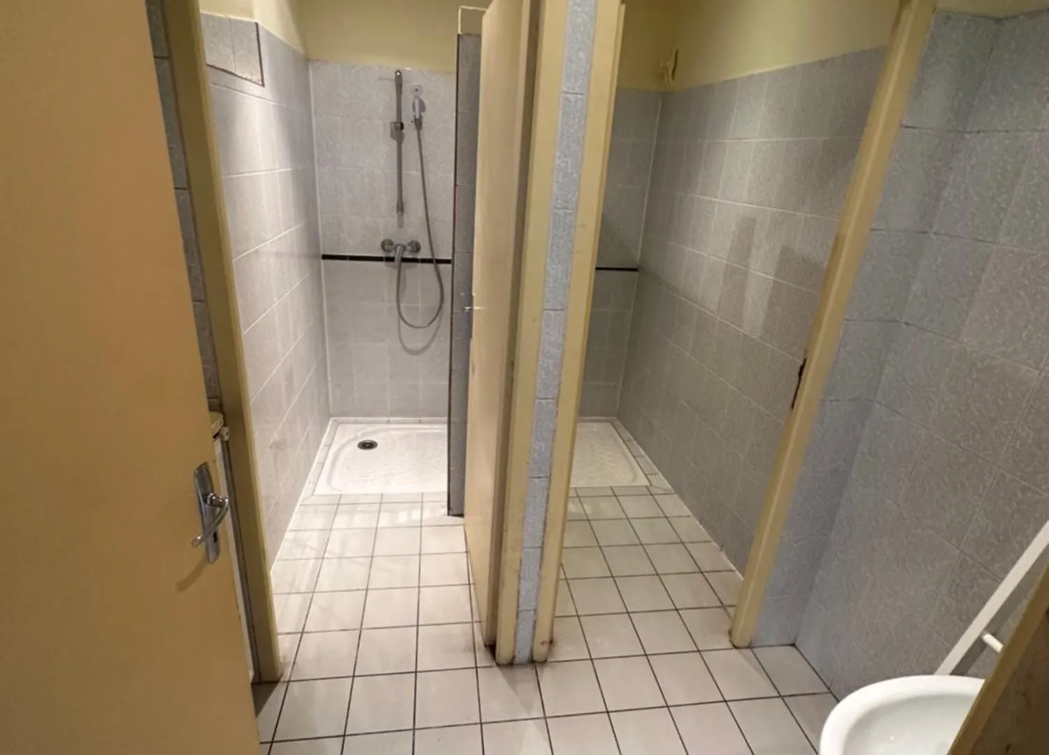 Chambre Privative Avec Lavabo Gare Sncf Tarbes 0*,